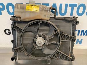 Gebruikte Radiateur Renault Modus/Grand Modus (JP) 1.2 16V Eco Prijs € 30,00 Margeregeling aangeboden door Autodemontagebedrijf R. Poeste B.V.