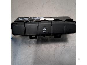 Gebruikte Start/Stop schakelaar Hyundai i10 1.0 12V Prijs € 20,00 Margeregeling aangeboden door Autodemontagebedrijf R. Poeste B.V.