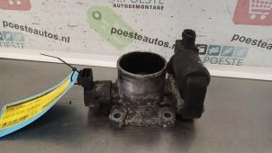 Gebruikte Gasklephuis Toyota Avensis Wagon (T25/B1E) 2.2 D-4D 16V Prijs € 30,00 Margeregeling aangeboden door Autodemontagebedrijf R. Poeste B.V.