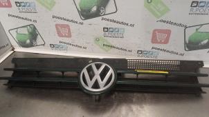 Gebruikte Grille Volkswagen Golf IV (1J1) 1.6 Prijs € 20,00 Margeregeling aangeboden door Autodemontagebedrijf R. Poeste B.V.