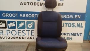 Gebruikte Voorstoel rechts Peugeot Partner 2.0 HDI Prijs € 60,00 Margeregeling aangeboden door Autodemontagebedrijf R. Poeste B.V.