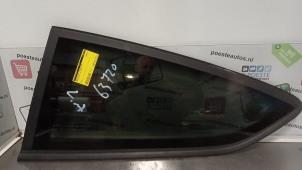 Gebruikte Driehoeks Ruit links-achter Ford Fiesta 6 (JA8) 1.6 16V Sport Prijs € 50,00 Margeregeling aangeboden door Autodemontagebedrijf R. Poeste B.V.