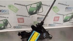 Gebruikte Pook Ford Fiesta 6 (JA8) 1.6 16V Sport Prijs € 40,00 Margeregeling aangeboden door Autodemontagebedrijf R. Poeste B.V.