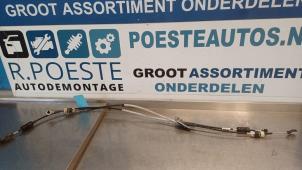 Gebruikte Schakelkabel Versnellingsbak Ford Fiesta 6 (JA8) 1.6 16V Sport Prijs € 50,00 Margeregeling aangeboden door Autodemontagebedrijf R. Poeste B.V.