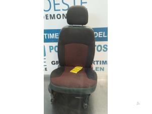 Gebruikte Voorstoel rechts Hyundai Atos 1.1 12V Prijs € 40,00 Margeregeling aangeboden door Autodemontagebedrijf R. Poeste B.V.