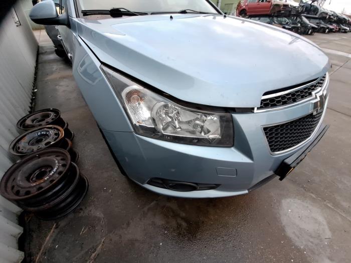 Motorkap van een Chevrolet Cruze (300) 1.8 16V VVT 2009