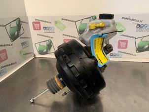 Gebruikte Rembooster Chevrolet Cruze (300) 1.8 16V VVT Prijs € 75,00 Margeregeling aangeboden door Autodemontagebedrijf R. Poeste B.V.