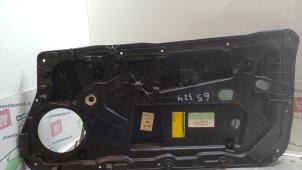Gebruikte Ruitmechaniek 2Deurs rechts-voor Ford Fiesta 6 (JA8) 1.6 16V Sport Prijs € 40,00 Margeregeling aangeboden door Autodemontagebedrijf R. Poeste B.V.