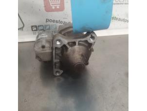 Gebruikte Startmotor Renault Scénic II (JM) 1.6 16V Prijs € 20,00 Margeregeling aangeboden door Autodemontagebedrijf R. Poeste B.V.