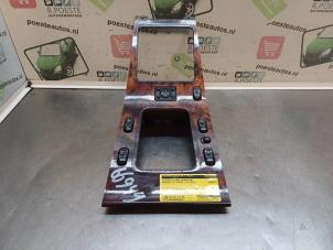 Gebruikte Schakelaar Elektrisch Raam Mercedes ML I (163) 400 4.0 CDI V8 32V Prijs € 40,00 Margeregeling aangeboden door Autodemontagebedrijf R. Poeste B.V.