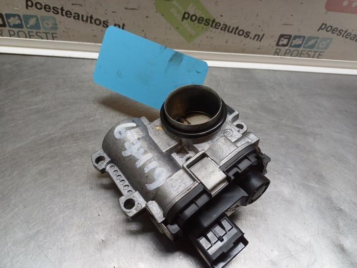 Gebruikte Gasklephuis Renault Twingo (C06) 1.2 16V Prijs € 70,00 Margeregeling aangeboden door Autodemontagebedrijf R. Poeste B.V.