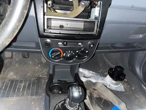 Gebruikte Kachel Bedieningspaneel Chevrolet Matiz (M200) 0.8 S,SE Prijs € 30,00 Margeregeling aangeboden door Autodemontagebedrijf R. Poeste B.V.