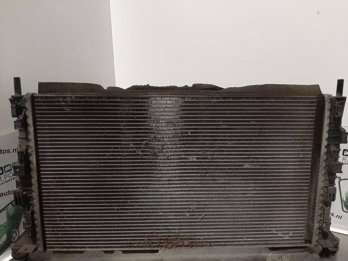 Radiateur van een Ford Focus 2 1.6 16V 2006