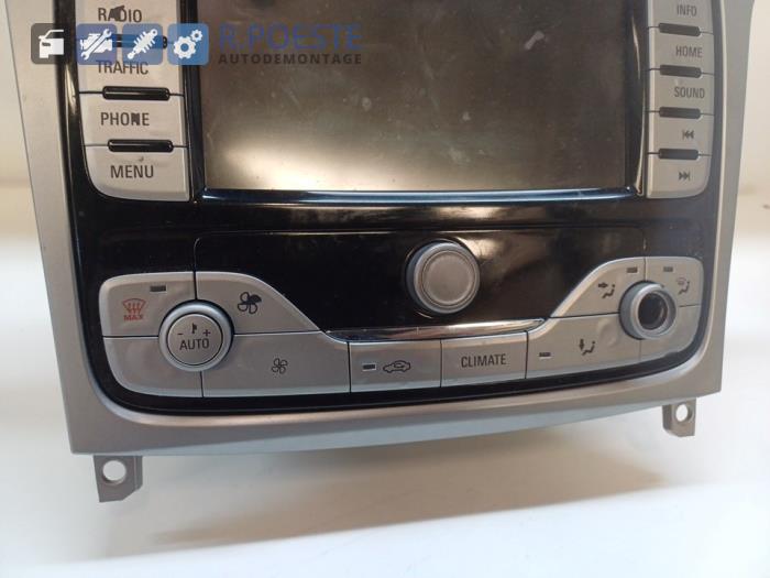 Radio van een Ford S-Max (GBW) 2.0 TDCi 16V 140 2008