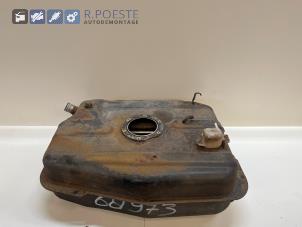 Gebruikte Tank Suzuki Ignis (FH) 1.3 16V Prijs € 50,00 Margeregeling aangeboden door Autodemontagebedrijf R. Poeste B.V.