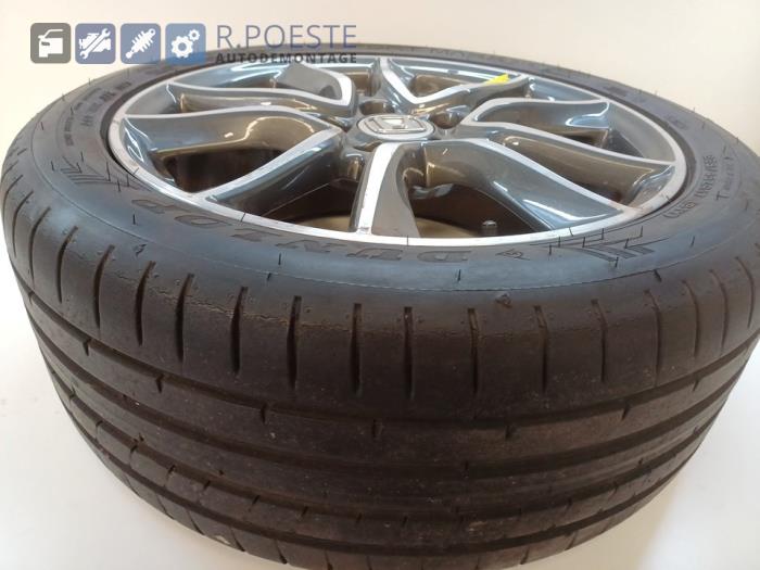 Velg + Band van een Honda Civic (FK/FN) 1.8i VTEC 16V 2011