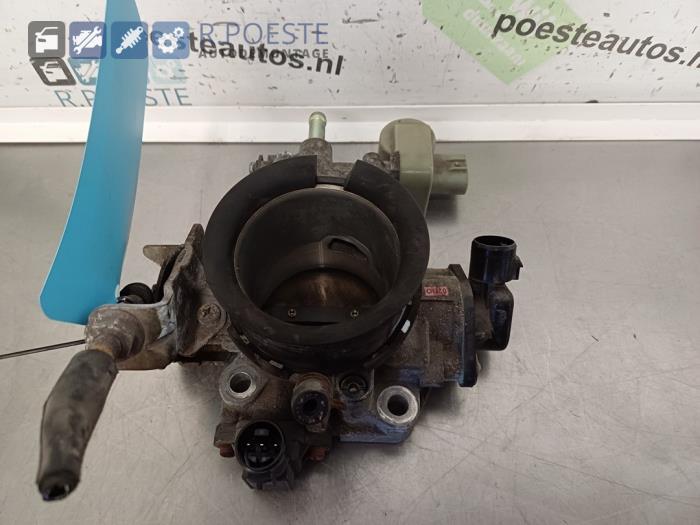 Gebruikte Gasklephuis Honda Civic (EJ/EK) 1.4iS 16V Prijs € 40,00 Margeregeling aangeboden door Autodemontagebedrijf R. Poeste B.V.
