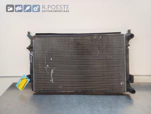 Gebruikte Radiateur Volkswagen Golf V (1K1) 2.0 FSI 16V Prijs € 30,00 Margeregeling aangeboden door Autodemontagebedrijf R. Poeste B.V.