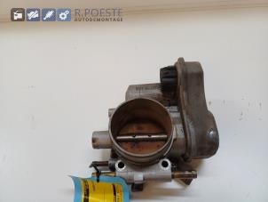 Gebruikte Gasklephuis Opel Omega B Caravan (21/22/23) 2.2 16V Prijs € 30,00 Margeregeling aangeboden door Autodemontagebedrijf R. Poeste B.V.