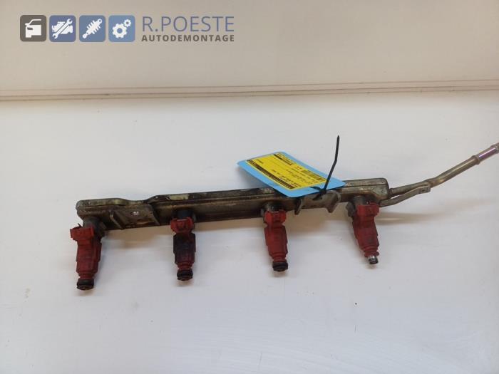 Gebruikte Verstuiver brug Nissan Almera Tino (V10M) Prijs € 40,00 Margeregeling aangeboden door Autodemontagebedrijf R. Poeste B.V.