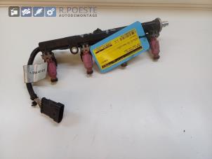 Gebruikte Injector brug Fiat Idea (350AX) 1.4 16V Prijs € 30,00 Margeregeling aangeboden door Autodemontagebedrijf R. Poeste B.V.