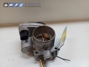 Gebruikte Gasklephuis Renault Modus/Grand Modus (JP) 1.6 16V Prijs € 30,00 Margeregeling aangeboden door Autodemontagebedrijf R. Poeste B.V.