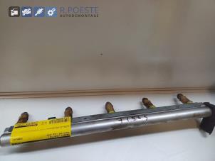 Gebruikte Injector brug Volvo S40 (MS) 2.4 20V Prijs € 40,00 Margeregeling aangeboden door Autodemontagebedrijf R. Poeste B.V.