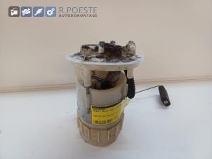 Gebruikte Benzinepomp Renault Scénic I (JA) 1.6 16V Prijs € 20,00 Margeregeling aangeboden door Autodemontagebedrijf R. Poeste B.V.