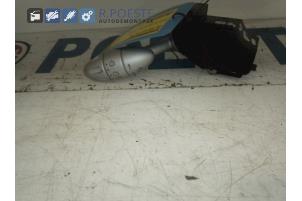 Gebruikte Ruitenwis Schakelaar BMW Mini One/Cooper (R50) 1.6 16V One Prijs € 20,00 Margeregeling aangeboden door Autodemontagebedrijf R. Poeste B.V.