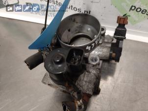 Gebruikte Gasklephuis Mitsubishi Space Star (DG) 1.3 16V Prijs € 40,00 Margeregeling aangeboden door Autodemontagebedrijf R. Poeste B.V.