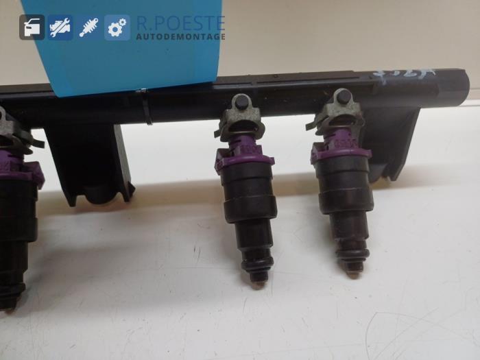 Gebruikte Verstuiver brug Renault Clio II (BB/CB) 1.2 Prijs € 30,00 Margeregeling aangeboden door Autodemontagebedrijf R. Poeste B.V.