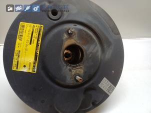 Gebruikte Rembekrachtiger Volkswagen Passat Variant (3C5) 2.0 TDI 16V 170 4Motion Prijs € 100,00 Margeregeling aangeboden door Autodemontagebedrijf R. Poeste B.V.