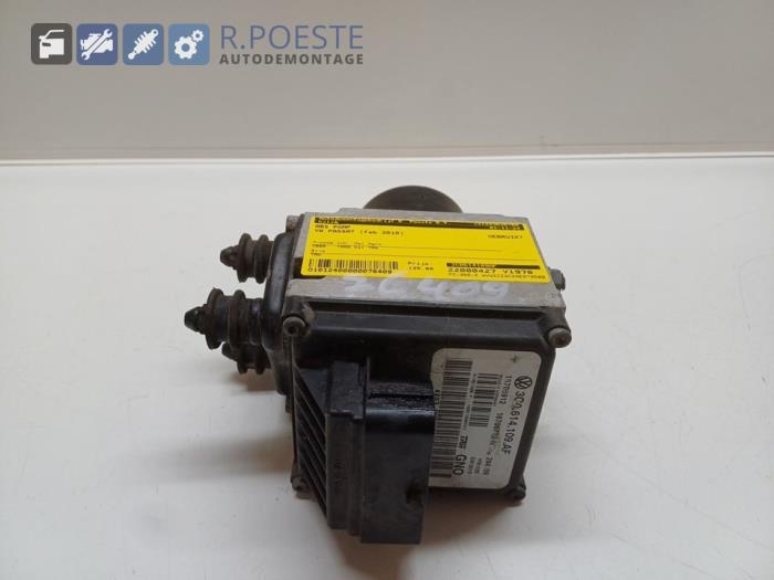 Gebruikte ABS Pomp Volkswagen Passat Variant (3C5) 2.0 TDI 16V 170 4Motion Prijs € 125,00 Margeregeling aangeboden door Autodemontagebedrijf R. Poeste B.V.