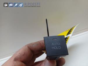 Gebruikte Handrem schakelaar Volkswagen Passat Variant (3C5) 2.0 TDI 16V 170 4Motion Prijs € 12,00 Margeregeling aangeboden door Autodemontagebedrijf R. Poeste B.V.