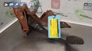 Gebruikte Rempedaal Renault Modus/Grand Modus (JP) 1.6 16V Prijs € 20,00 Margeregeling aangeboden door Autodemontagebedrijf R. Poeste B.V.