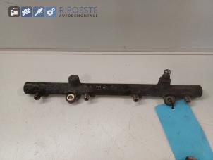 Gebruikte Injector brug Mercedes ML I (163) 400 4.0 CDI V8 32V Prijs € 42,00 Margeregeling aangeboden door Autodemontagebedrijf R. Poeste B.V.