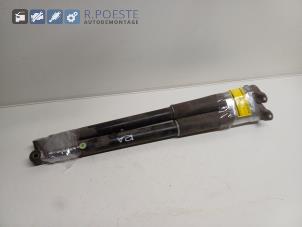 Gebruikte Schokbreker set Volvo V40 (MV) 2.0 D2 16V Prijs € 40,00 Margeregeling aangeboden door Autodemontagebedrijf R. Poeste B.V.