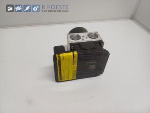 Gebruikte ABS Pomp Volvo V40 (MV) 2.0 D2 16V Prijs € 90,00 Margeregeling aangeboden door Autodemontagebedrijf R. Poeste B.V.