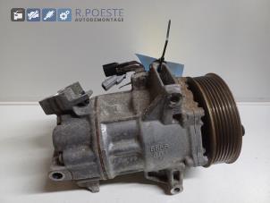 Gebruikte Pomp Airco Renault Clio IV Estate/Grandtour (7R) 0.9 Energy TCE 90 12V Prijs € 90,00 Margeregeling aangeboden door Autodemontagebedrijf R. Poeste B.V.