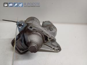 Gebruikte Startmotor Renault Clio IV Estate/Grandtour (7R) 0.9 Energy TCE 90 12V Prijs € 40,00 Margeregeling aangeboden door Autodemontagebedrijf R. Poeste B.V.
