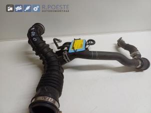 Gebruikte Turboslang Renault Clio IV Estate/Grandtour (7R) 0.9 Energy TCE 90 12V Prijs € 30,00 Margeregeling aangeboden door Autodemontagebedrijf R. Poeste B.V.