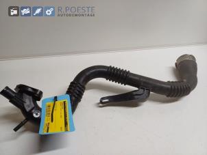 Gebruikte Turboslang Renault Clio IV Estate/Grandtour (7R) 0.9 Energy TCE 90 12V Prijs € 35,00 Margeregeling aangeboden door Autodemontagebedrijf R. Poeste B.V.