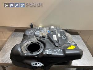 Gebruikte Brandstoftank Volvo V40 (MV) 2.0 D2 16V Prijs € 75,00 Margeregeling aangeboden door Autodemontagebedrijf R. Poeste B.V.