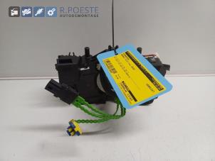 Gebruikte Airbagring Renault Clio IV Estate/Grandtour (7R) 0.9 Energy TCE 90 12V Prijs € 30,00 Margeregeling aangeboden door Autodemontagebedrijf R. Poeste B.V.