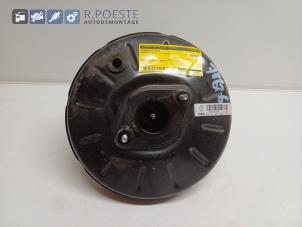 Gebruikte Rembooster Renault Clio IV Estate/Grandtour (7R) 0.9 Energy TCE 90 12V Prijs € 25,00 Margeregeling aangeboden door Autodemontagebedrijf R. Poeste B.V.