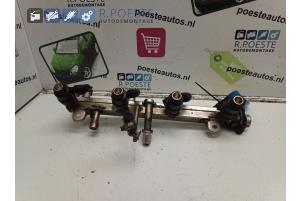 Gebruikte Injector brug BMW 3 serie (E36/2C) 318i Prijs € 40,00 Margeregeling aangeboden door Autodemontagebedrijf R. Poeste B.V.