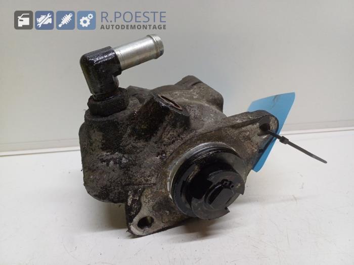 Gebruikte Pomp Servo Opel Movano (4A1; 4A2; 4B2; 4B3; 4C2; 4C3) 2.5 D Prijs € 35,00 Margeregeling aangeboden door Autodemontagebedrijf R. Poeste B.V.