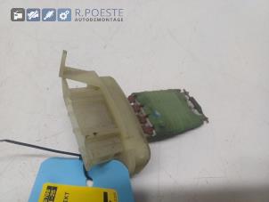 Gebruikte Kachel Weerstand Opel Movano (4A1; 4A2; 4B2; 4B3; 4C2; 4C3) 2.5 D Prijs € 20,00 Margeregeling aangeboden door Autodemontagebedrijf R. Poeste B.V.