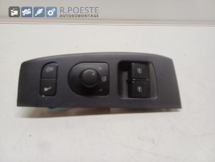 Gebruikte Ruit schakelaar elektrisch Volkswagen Fox (5Z) 1.4 16V Prijs € 20,00 Margeregeling aangeboden door Autodemontagebedrijf R. Poeste B.V.