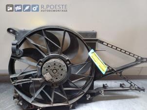 Gebruikte Radiateurfan Opel Zafira (F75) 2.2 16V Prijs € 20,00 Margeregeling aangeboden door Autodemontagebedrijf R. Poeste B.V.